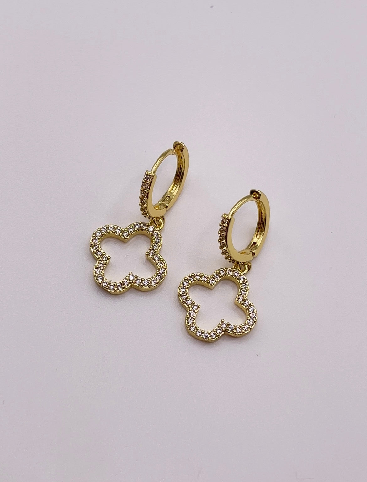 Gold Clover Huggies