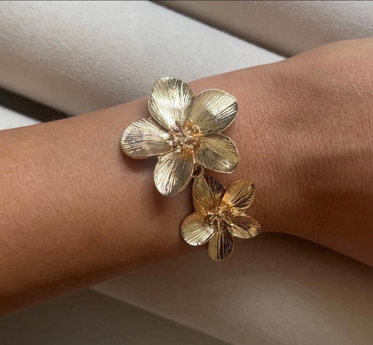 Golden flower bracelet