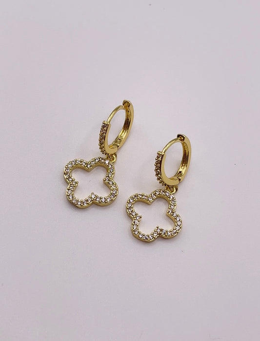 Gold Clover Huggies